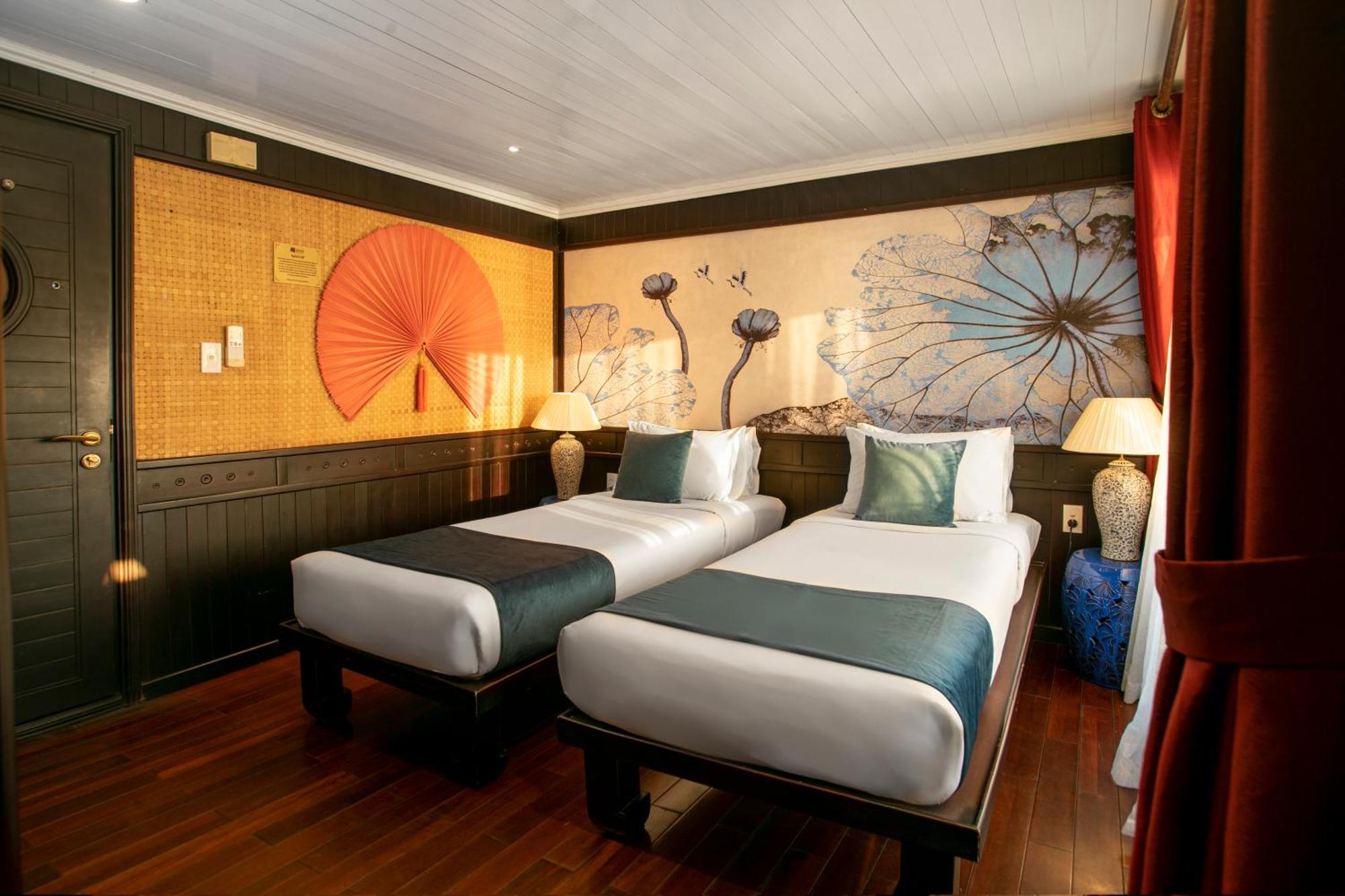 Hotel Bhaya Legend Cruises Hạ Long Exterior foto