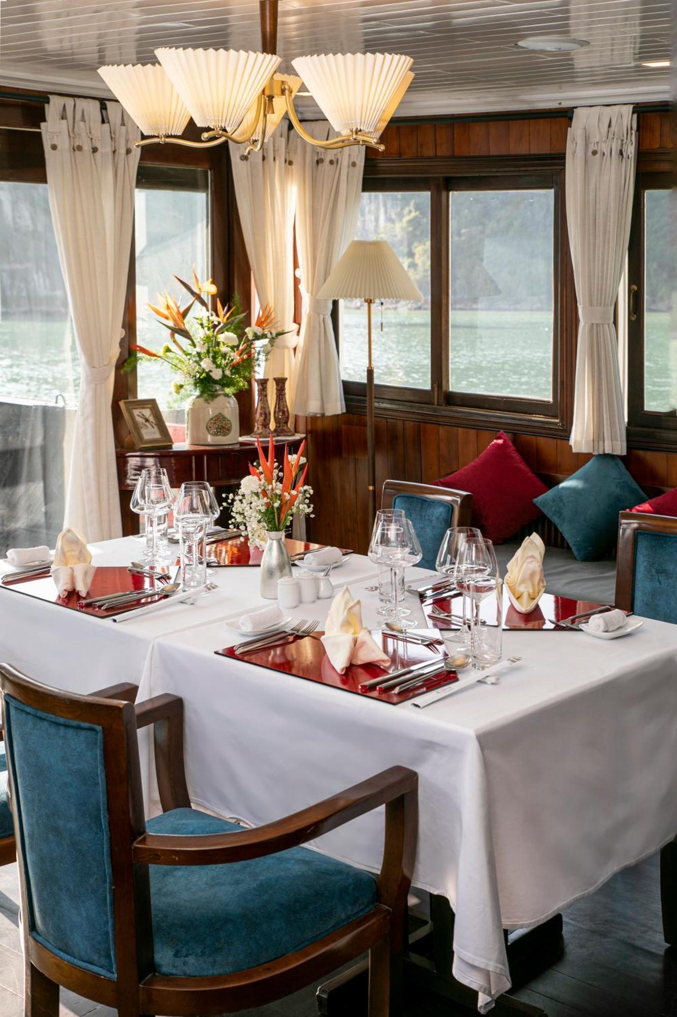 Hotel Bhaya Legend Cruises Hạ Long Exterior foto