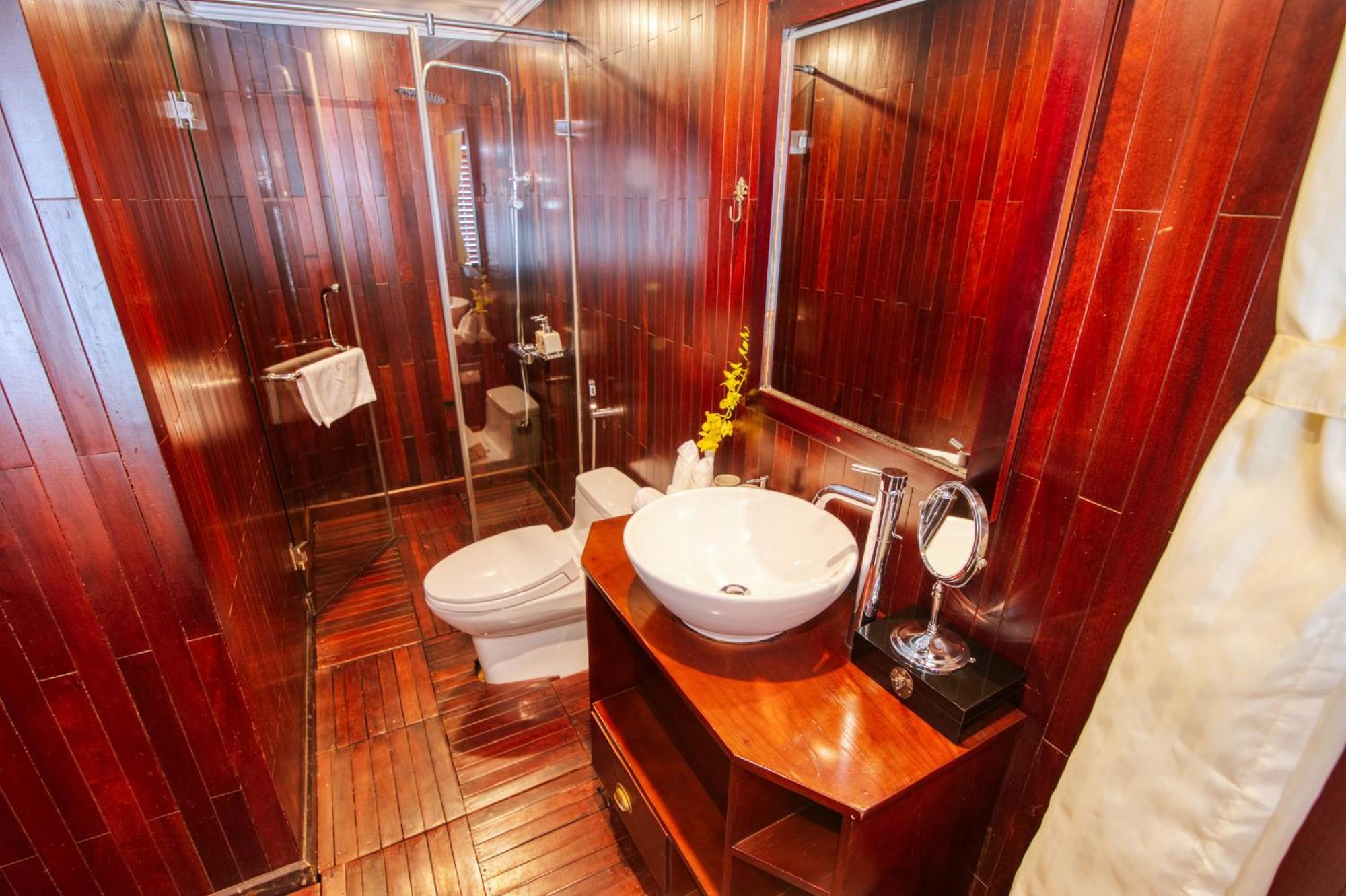 Hotel Bhaya Legend Cruises Hạ Long Zimmer foto