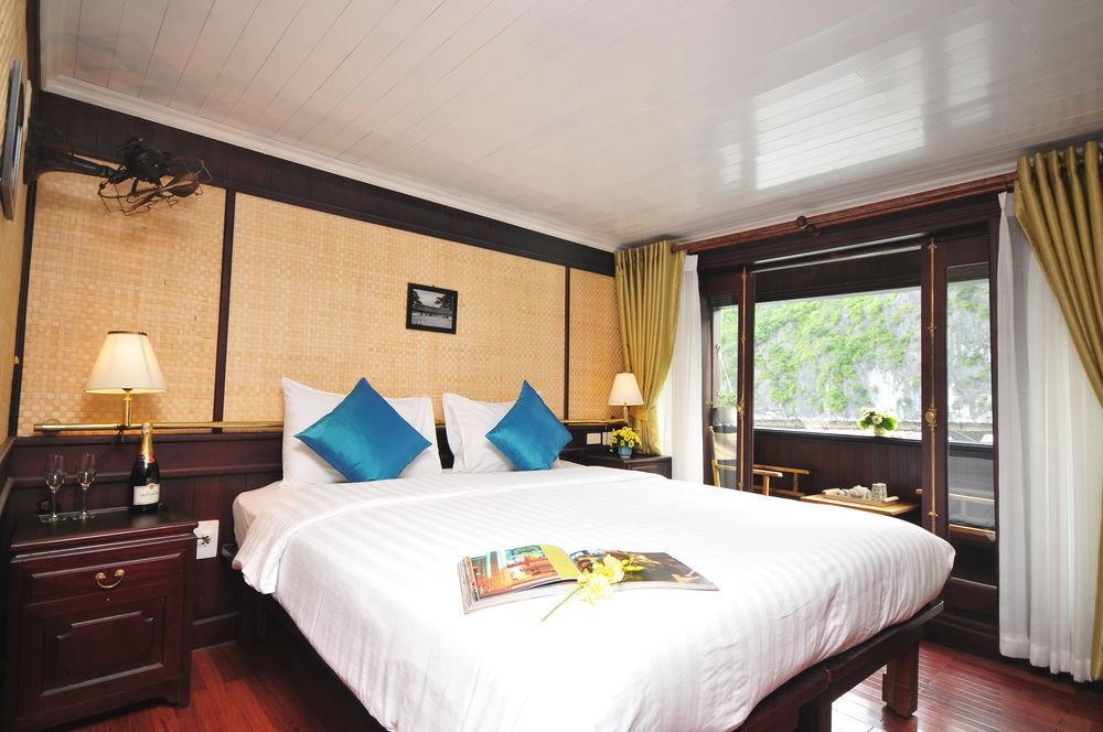 Hotel Bhaya Legend Cruises Hạ Long Exterior foto