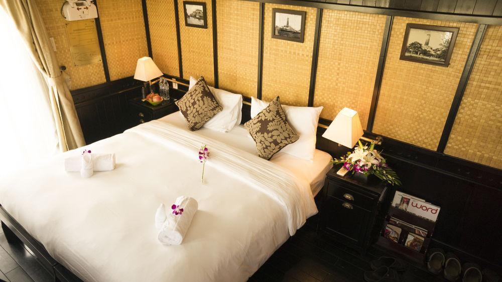 Hotel Bhaya Legend Cruises Hạ Long Exterior foto